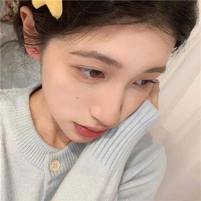 橘衫男子
